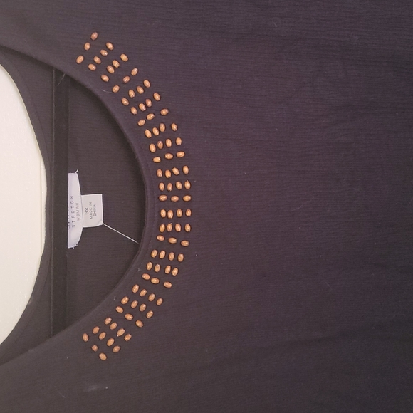 Black tank with bead work - Picture 3 of 3